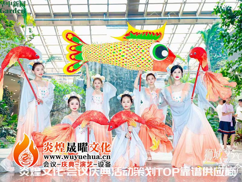 北京背景板搭建多少钱一平米？签到墙和合影墙报价区别